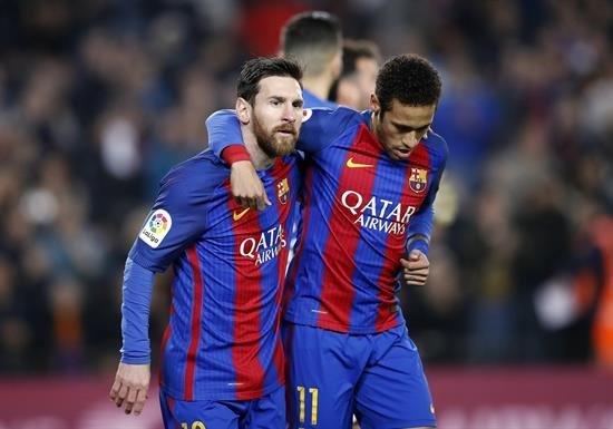Un solitario gol de Messi da ventaja al Barcelona en la primera parte