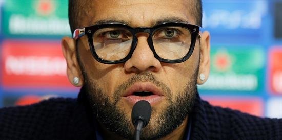 Alves: "Los directivos del Barça fueron muy falsos y desagradecidos conmigo"