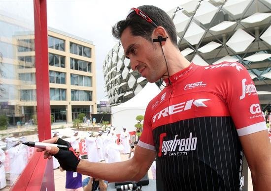 Contador: "Quiero ganar por piernas, las emboscadas son un recurso"