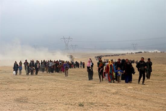 Unas 14.000 personas huyen del oeste de Mosul en una semana