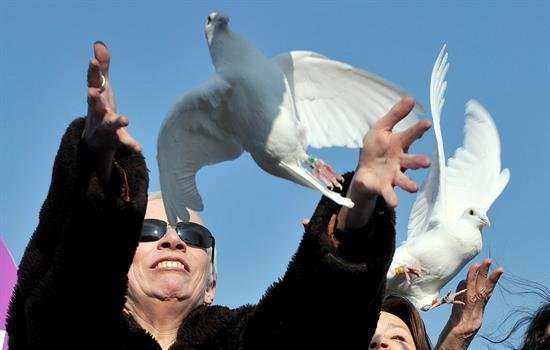 Annie Lennox y Emeli Sande lideran una manifestación por el Día de la Mujer
