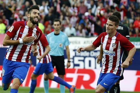 El Atlético y el Granada compiten por un triunfo crucial