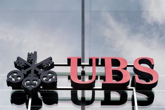 El banco suizo UBS será juzgado en Francia por evasión fiscal