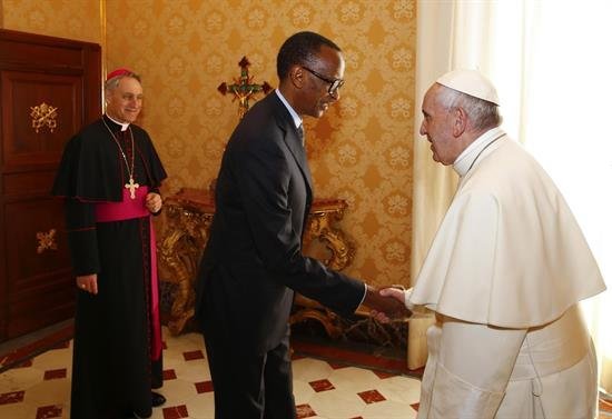 El papa Francisco pide perdón por los "pecados" de la Iglesia en el genocidio de Ruanda