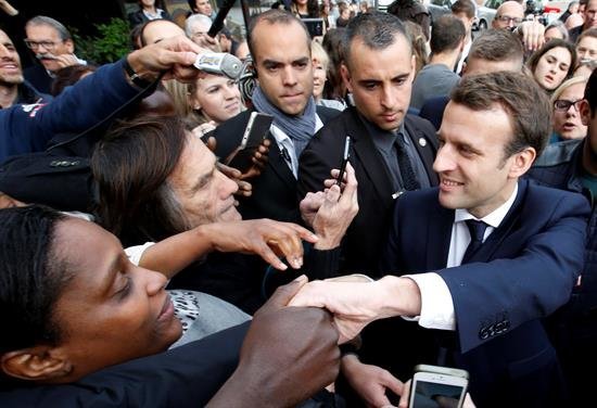El movimiento de Macron dice haber sufrido un "pirateo masivo" de documentos