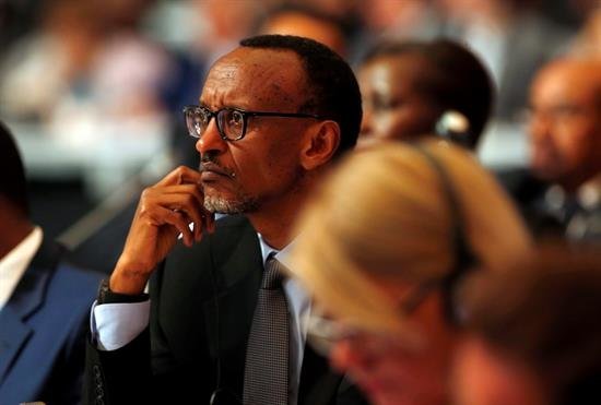La marginación tecnológica de la mujer impide avanzar a África, según el líder ruandés