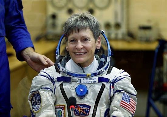 Astronautas de EE.UU. preparan una reparación de emergencia de la Estación Espacial