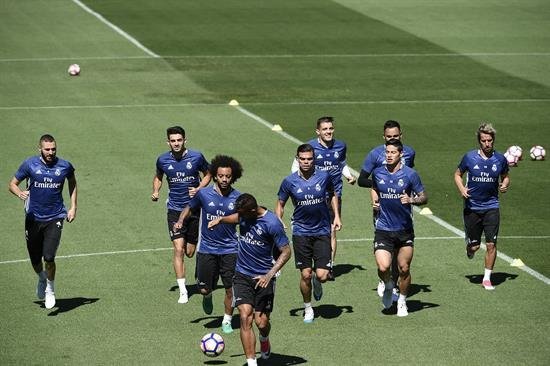 Tercer entrenamiento del Real Madrid con toda la plantilla apta para Cardiff
