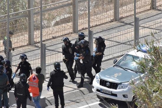 La frontera recupera calma aunque la Guardia Civil mantiene la situación de alerta