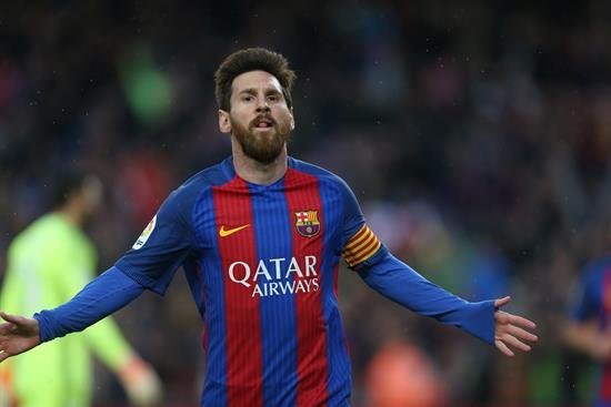 Leo Messi renueva con el FC Barcelona hasta 2021