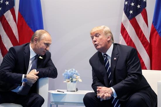 Tillerson asegura que Trump presionó a Putin sobre trama rusa y éste la negó