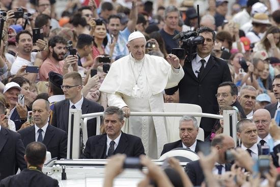El papa teme la existencia de "alianzas peligrosas entre potencias"