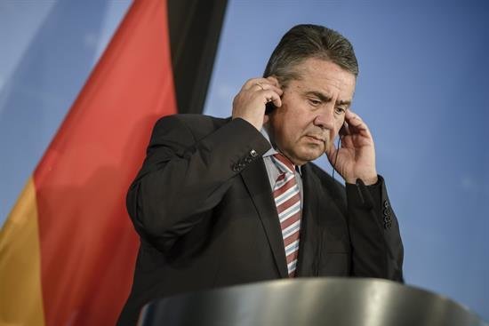El ministro alemán de Exteriores manda un mensaje de calma a los turcos en Alemania
