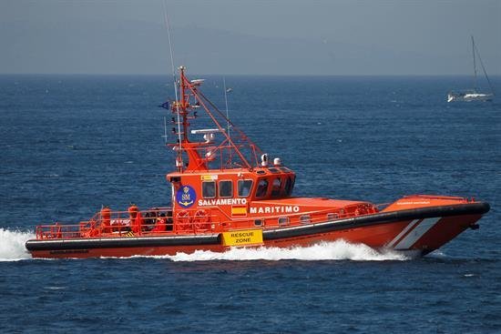 Rescatados 60 inmigrantes de tres pateras en el Estrecho de Gibraltar