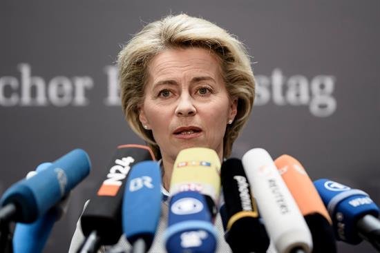 La ministra de defensa alemana defiende el aumento del gasto militar ante las críticas