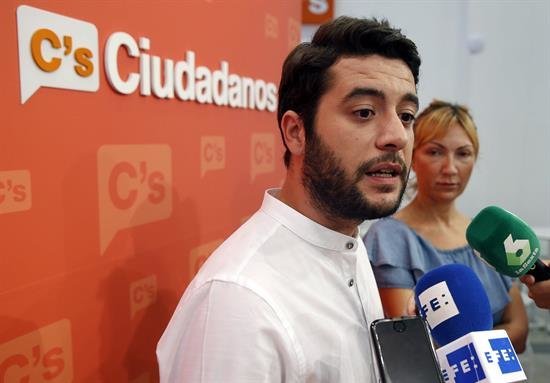 C's critica que PP y PSOE no han tratado Cataluña con suficiente "seriedad"