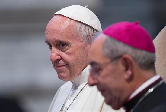 El papa Francisco reza por las víctimas del atentado en Barcelona