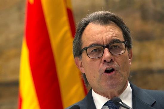 Mas reta a Rajoy a decir cómo frenará el 1-O: "¿Qué harán? ¿Una escabechina?"