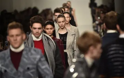 Arranca la Semana de la Moda de Londres con m&aacute;s de medio centenar de desfiles