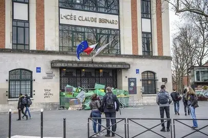 Disturbios en una manifestaci&oacute;n en Par&iacute;s contra la violencia policial