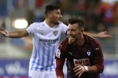 3-0. El Eibar gana al M&aacute;laga al aprovechar sus pocas ocasiones
