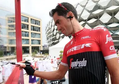 Contador: "Quiero ganar por piernas, las emboscadas son un recurso"