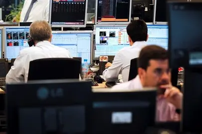 El Tesoro vuelve al mercado con la prima en m&aacute;ximos desde el "brexit"