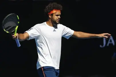 Tsonga asciende a la s&eacute;ptima posici&oacute;n y Murray contin&uacute;a l&iacute;der
