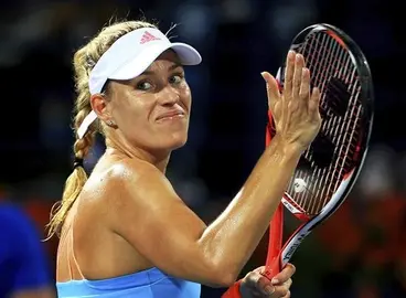 Kerber se acerca a Serena Williams, que mantiene el n&uacute;mero uno una semana m&aacute;s