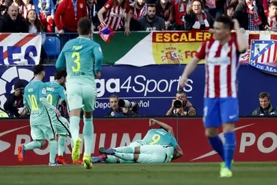 El Barcelona se impone (1-2) con goles de Rafinha y Messi