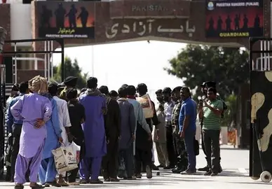La India entrega 39 presos paquistan&iacute;es a Islamabad tras meses de tensi&oacute;n