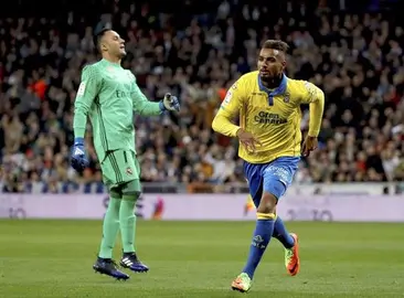 La &eacute;pica le da un punto al Real Madrid ante Las Palmas (3-3)