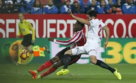 1-0. El Sevilla sigue en la pelea tras un flojo partido ante un Athletic negado fuera