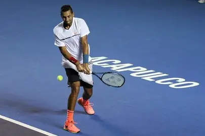 Kyrgios derriba a Djokovic en Acapulco y pisa firme a las semifinales