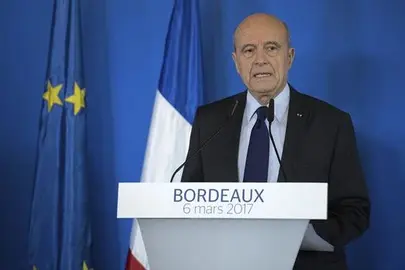 Jupp&eacute; da su apoyo a Fillon tras las fricciones de los &uacute;ltimos d&iacute;as