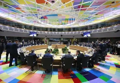 La UE estudia priorizar la v&iacute;a de una Europa a varias velocidades tras el "brexit"