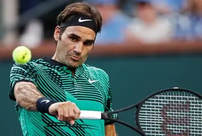 Federer accede a semis sin pisar la pista; Vesnina-Kuznetsova, final femenina