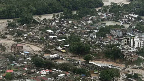 Desbordamiento de un río en Colombia