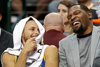 Los Warriors trabajan la adaptaci&oacute;n con la vuelta de Durant a los entrenamientos