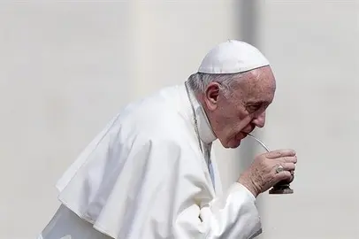 El papa advierte contra "intereses" econ&oacute;micos en el &aacute;mbito de la biotecnolog&iacute;a