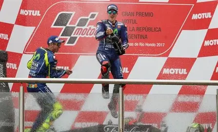 Vi&ntilde;ales, Morbidelli y Mir repiten la historia