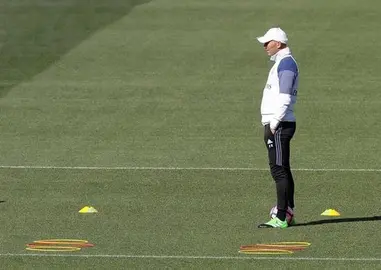 Zidane se lleva a M&uacute;nich a todos los disponibles pendientes de Carvajal