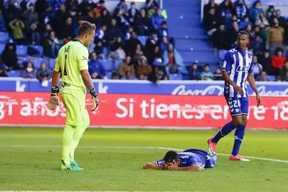 0-0. Un impreciso Alav&eacute;s perdona a un Eibar en inferioridad