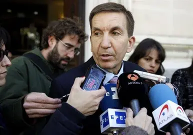 Moix pide investigar a fiscales del caso Pujol por coacciones a un imputado