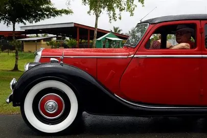 Puerto Rico bate r&eacute;cord mundial de desfile de autom&oacute;viles antiguos en movimiento