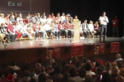 S&aacute;nchez dice que el PSOE "no es patrimonio de tres o cuatro", sino de los afiliados