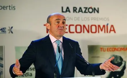 De Guindos dice que sin nuevos presupuestos tambi&eacute;n se cumplir&iacute;a con Bruselas