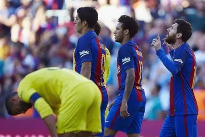 4-1. El Barcelona vence al Villarreal y mantiene la pugna por la Liga