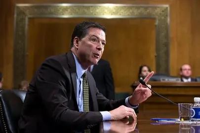Donald Trump despide al director del FBI