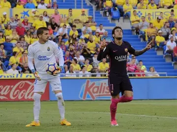 1-4. El Barcelona mantiene el pulso con 'hat-trick' de Neymar